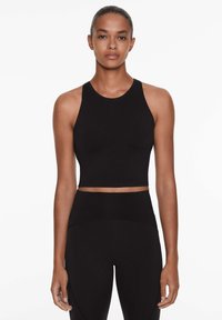 Спортивный топ