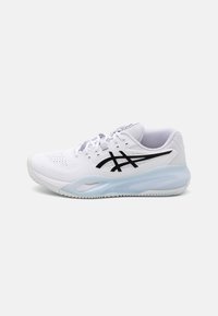 Теннисные кроссовки