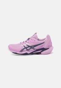 Теннисные кроссовки