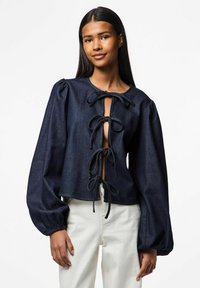 Джинсовая блузка