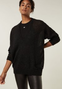 Длинный пуловер Длинный пуловер