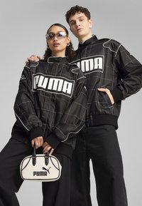 Куртка бомбер Куртка бомбер