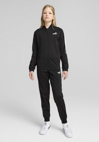 Спортивный костюм Спортивный костюм