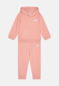 Набор одежды