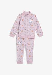 Набор одежды