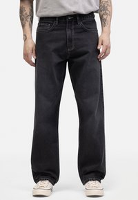 Свободные джинсы