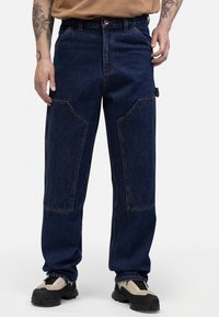 Свободные джинсы