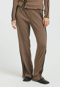 Широкие брюки