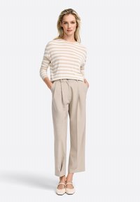 Пуловер в полоску Пуловер в полоску