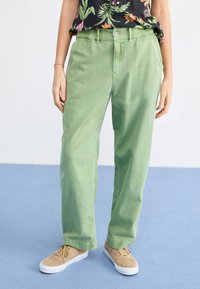 Свободные джинсы