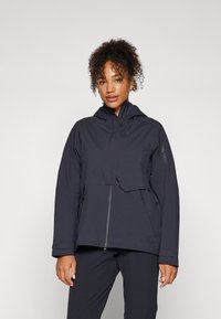 Спортивная куртка