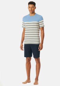 Пижама с шортами