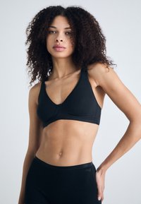 Бюстгальтер без косточек Бюстгальтер без косточек