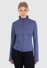 Спортивная куртка