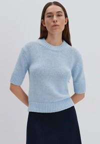 Пуловер с коротким рукавом