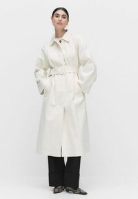 Шерстяное пальто