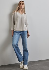 Майка с рукавом три четверти Майка с рукавом три четверти