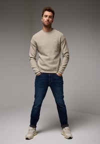 Пуловер Пуловер