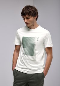 Футболка Футболка