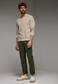 Поло с длинным рукавом Поло с длинным рукавом