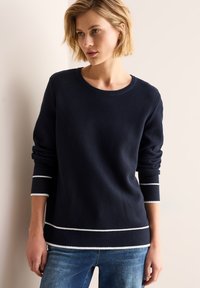 Длинный пуловер