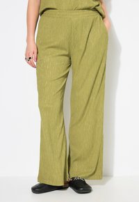 Широкие брюки