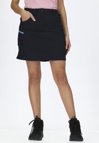 Юбка с накладными карманами