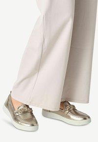 Полуботинки