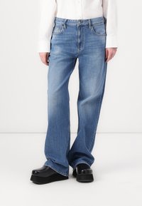 Джинсы Джинсы