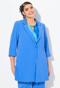 Длинный блейзер