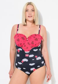 Слитный купальник