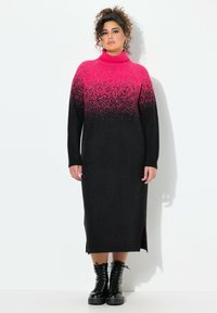 Вязаное платье