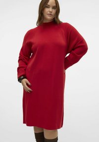 Вязаное платье