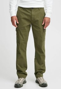 Брюки с накладными карманами