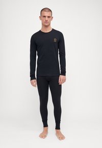 Лонгслив Лонгслив