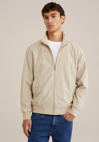 Куртка бомбер Куртка бомбер