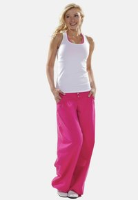 Спортивный топ