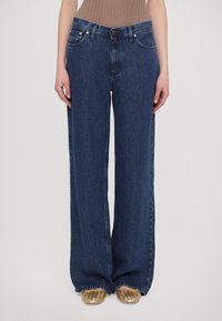 Джинсы бойфренда