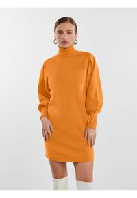 Вязаное платье