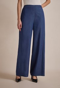 Свободные джинсы