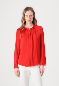 Шелковая блузка