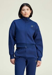 Спортивная толстовка Спортивная толстовка