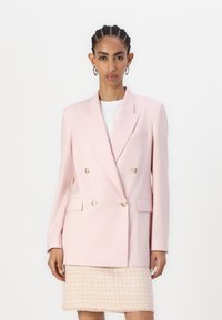 Длинный блейзер