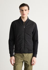 Куртка бомбер Куртка бомбер