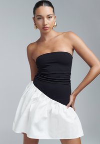 Коктейльное платье