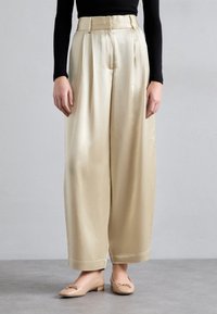 Широкие брюки