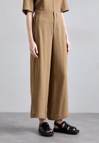 Широкие брюки