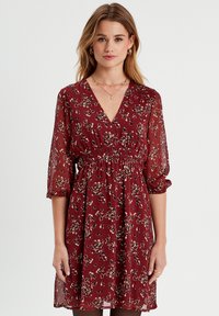 Короткое платье