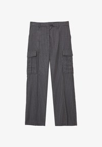 Брюки с накладными карманами