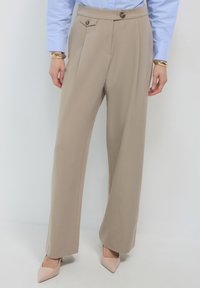 Широкие брюки